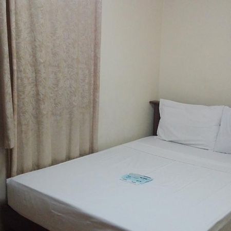 Isabelle Royale Makati Hotel Makati City ภายนอก รูปภาพ