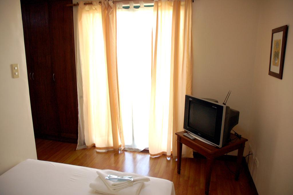 Isabelle Royale Makati Hotel Makati City ภายนอก รูปภาพ
