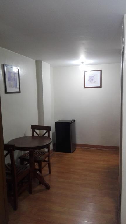 Isabelle Royale Makati Hotel Makati City ภายนอก รูปภาพ