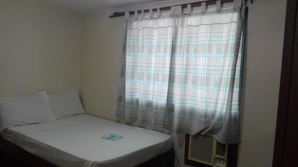 Isabelle Royale Makati Hotel Makati City ภายนอก รูปภาพ