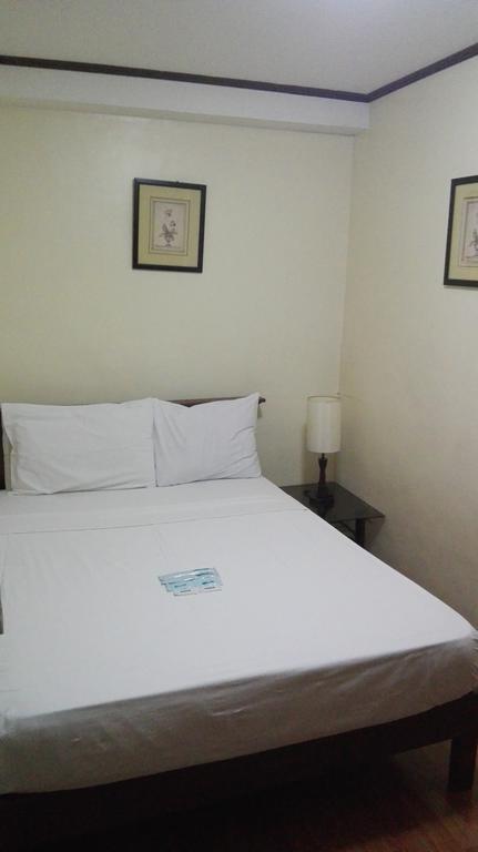Isabelle Royale Makati Hotel Makati City ภายนอก รูปภาพ