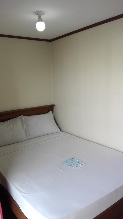 Isabelle Royale Makati Hotel Makati City ภายนอก รูปภาพ