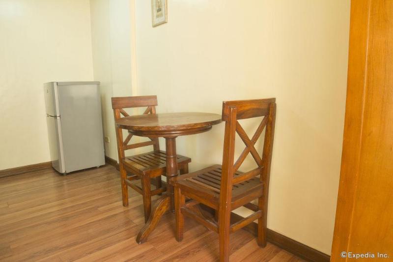 Isabelle Royale Makati Hotel Makati City ภายนอก รูปภาพ